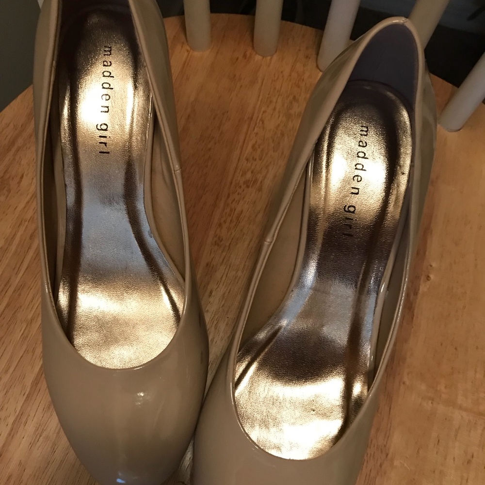 Madden Girl Nude Pumps